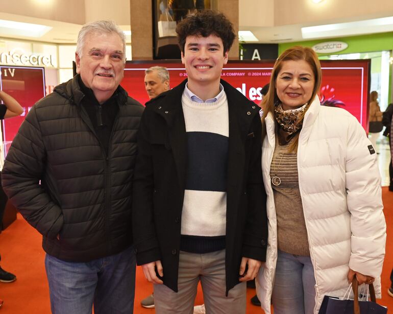 Carlos, Matías y Nancy Silvero. 
