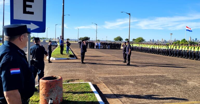 Disponen más de 400 efectivos para brindar seguridad a peregrinos en operativo “Virgen de Itacuá”.