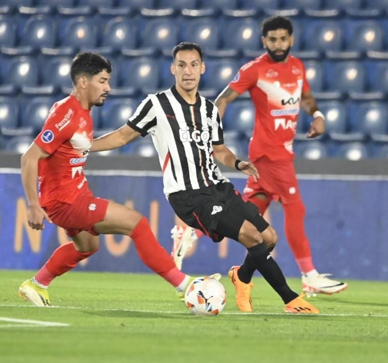 Libertad y Ameliano dejaron todo para la revancha en la Sudamericana