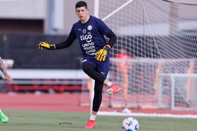 Rodrigo Morínigo jugador de la selección paraguaya, en un entrenamiento en Hostoun, Texas, preparando el debut en la Copa América 2024.