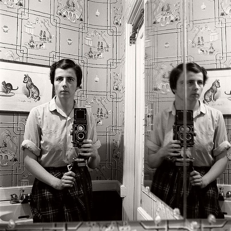 Vivian Maier se toma una selfi en 1955