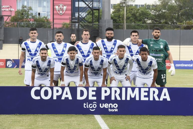 Equipo de Sportivo Ameliano que arrancó el juego frente a Libertad.