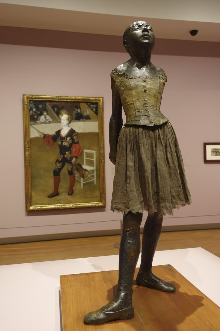 La Pequeña bailarina de 14 años (1881) de Edgar Degas forma parte de la exposición titulada "¡Vive l'impressionnisme!", que abre sus puertas al público este viernes en el Museo van Gogh de Ámsterdam y tiene lugar con motivo del 150 aniversario del movimiento impresionista. 