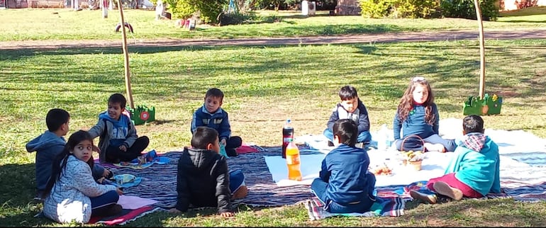 Lanzan proyecto educativo “Mi semana Feliz “ en escuela de Carapeguá.