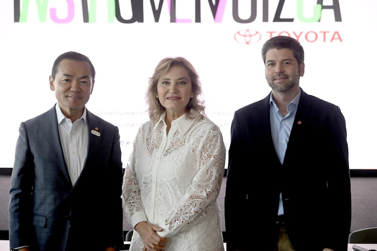 Marcelo Toyotoshi, Berta Rojas y Francisco Palau.