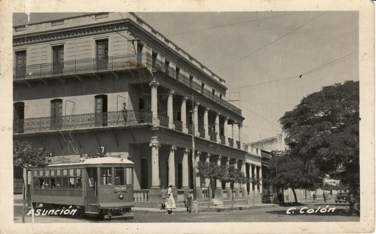 El actual Asunción Palace Hotel, décadas atrás, ofrecía tranvía en puerta entre sus principales atractivos.