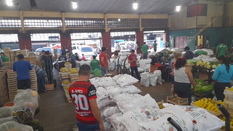 Imágenes del Mercado de Abasto esta mañana.