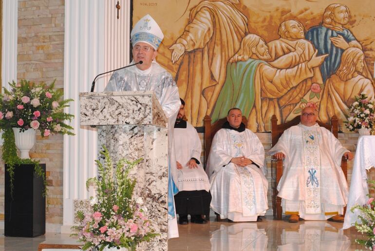 Celebración Nuestra Señora de la Asunción, patrona de Hernandarias. Monseñor Guillermo Steckling.