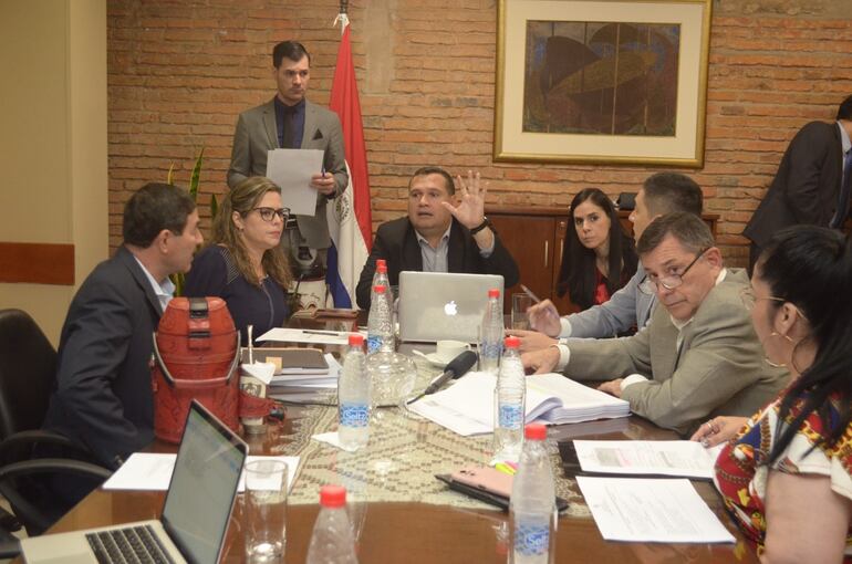 Comisión de Legislación del Senado. (Foto: Prensa Senado).