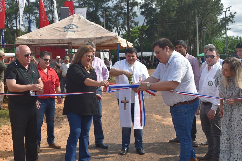 Arranca Expo Guairá y promete ser una gran fiesta del trabajo.