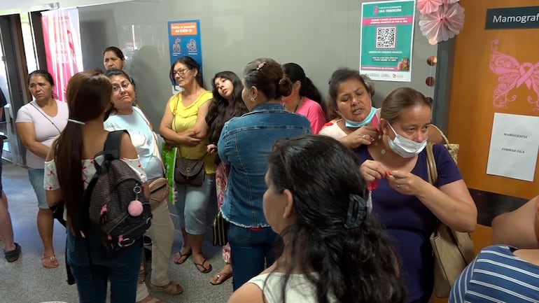 Pacientes del Hospital San Pablo piden mejor organización. 