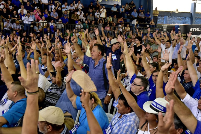 Imagen de archivo: convención del Partido Liberal Radical Auténtico (PLRA).