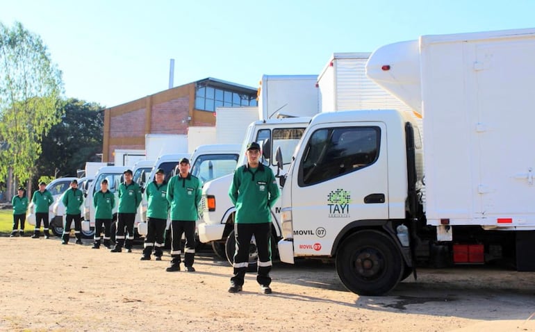 La empresa cuenta con personal calificado para el manejo de residuos peligrosos, con seguridad.