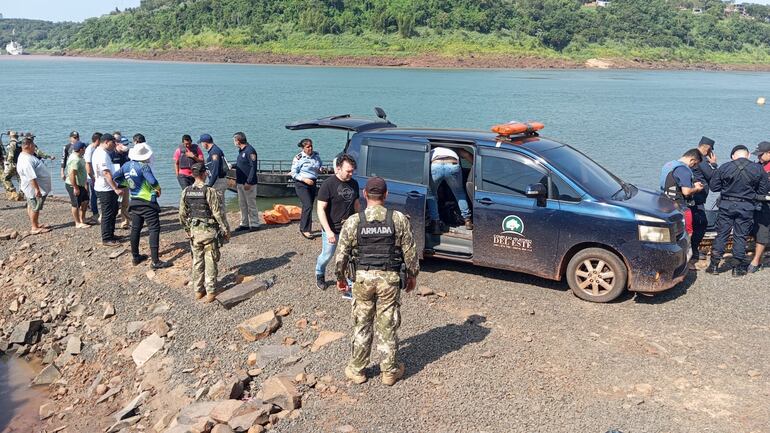 El cuerpo de la escribana y de su hijo mayor ya fue rescatada de aguas del río Paraná.