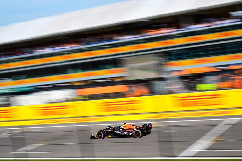 El Red Bull Racing del neerlandés Max Verstappen durante el Gran Premio de Italia en el Autódromo Nacional de Monza, en Monza. 
