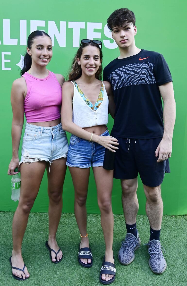 Pilar Talavera, Tatiana Zuleta y Benja Giménez