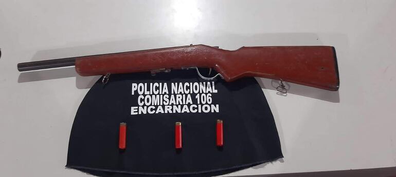 Escopeta hallada en Encarnación, que habría sido utilizada para asaltos.