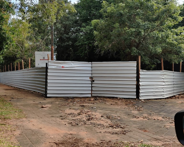 No hay avance en las obras adjudicadas la plaza Naciones Unidas de Asunción.