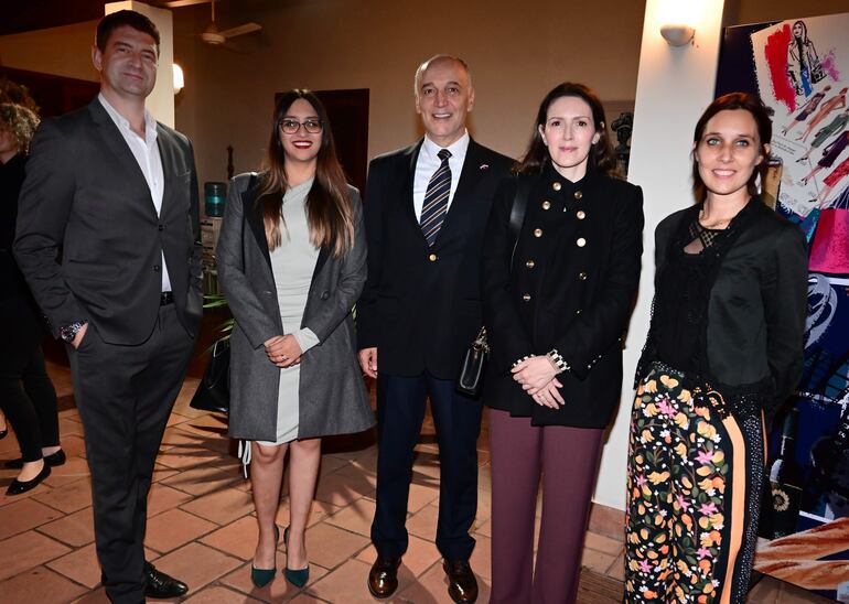 Benoit Libourel, Adria Martínez, Alex Hammoud, Bárbara Hammoud y Fanny Larue.