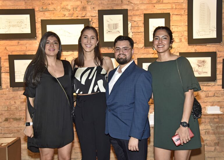 Natalia Benítez, Fernanda González, Carlos Fretes y Vannina Núñez.