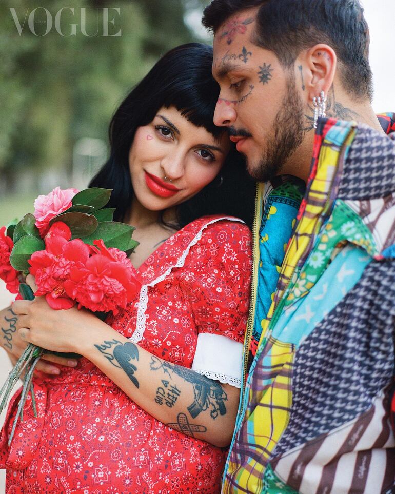 Cazzu y Nodal posando para Vogue México. (Instagram/Cazzu)