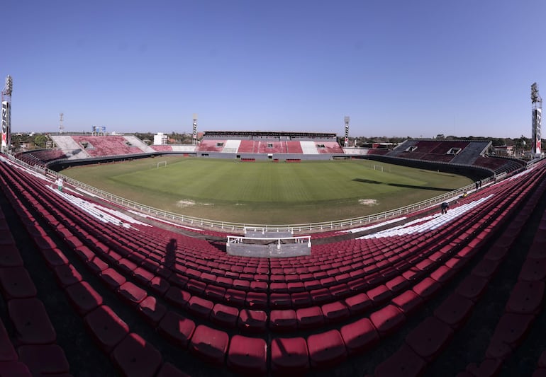 El estadio Antonio Aranda Encina del Club 3 de Febrero de Ciudad del Este, capital del Departamento de Alto Paraná.