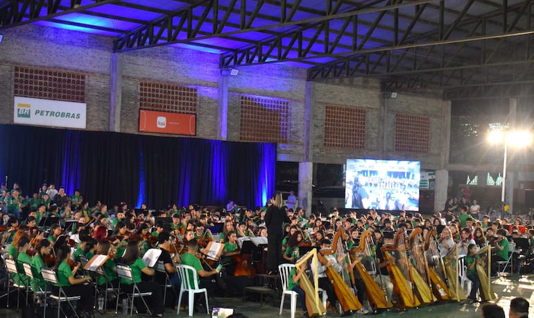 Suena Carapeguá cerró con un megafestival que congregó a seiscientos artistas.