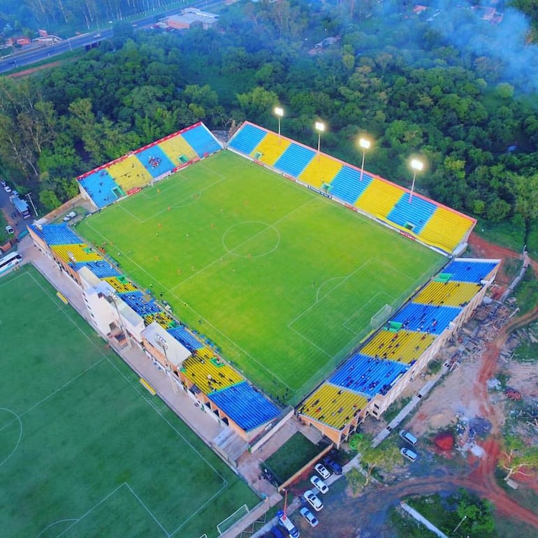 El estadio Erico Galeano albergará el jueves el partido entre los dos mejores equipos de la Primera División B, Deportivo Capiatá y River Plate.