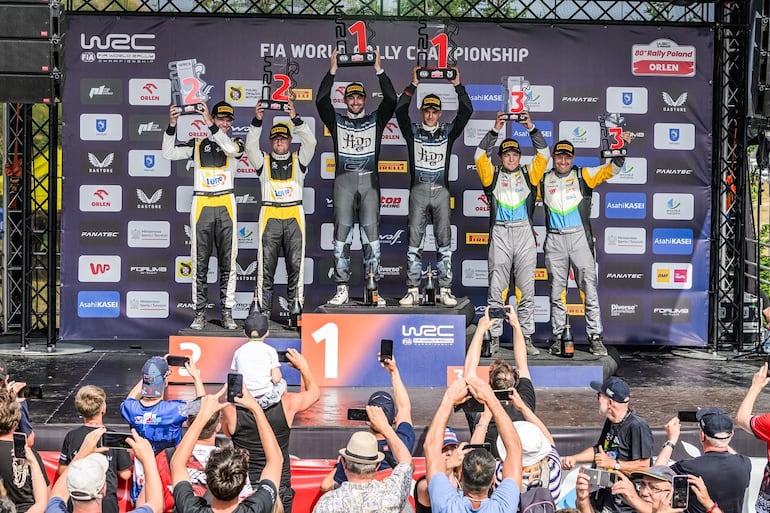 Momento glorioso para nuestro compatriota Diego Domínguez Bejarano, ganador del Rally de Polonia en la categoría WRC3.