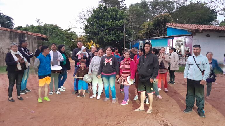 Vecinos del asentamiento San Roque de San Antonio denuncian que en una supuesta chatarrería se comercializa drogas y se compra objetos robados.