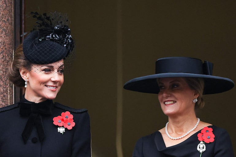 Sophie, Duquesa de Edimburgo, junto a Kate Middleton. (Toby Melville / POOL / AFP)