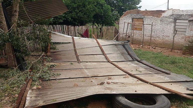 Se reportó que hubo casas destechadas por el temporal en Minga Guazú. (Imagen de archivo).