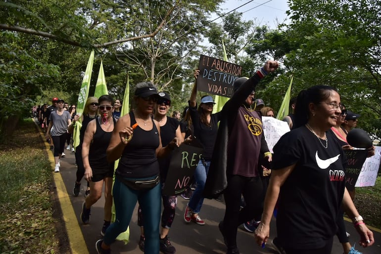 Primera manifestación en el Parque Guasú convocó a gran cantidad de ciudadanos esta semana.