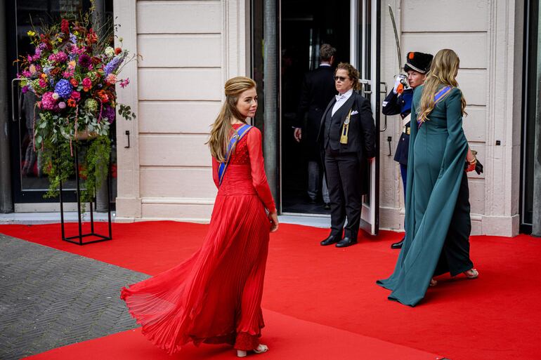 ¡Hermosa princesita! Alexia llega al Teatro Real para la celebración de Prinsjesdag en La Haya, Países Bajos. (EFE/EPA/EMIEL MUIJDERMAN)
