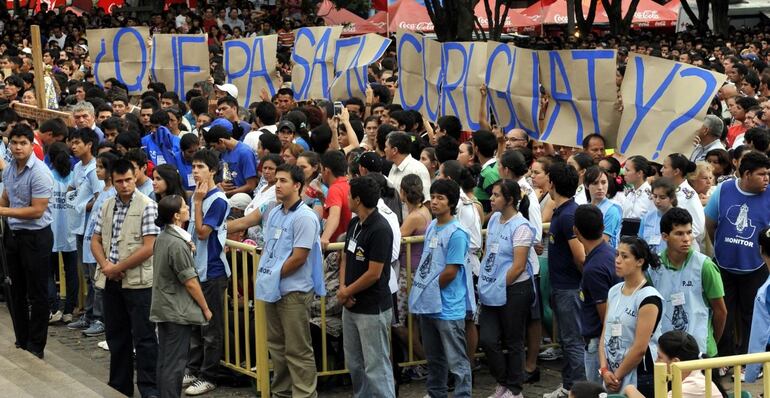 Foto de una de las manifestaciones exigiendo esclarecer la masacre de Curuguaty.