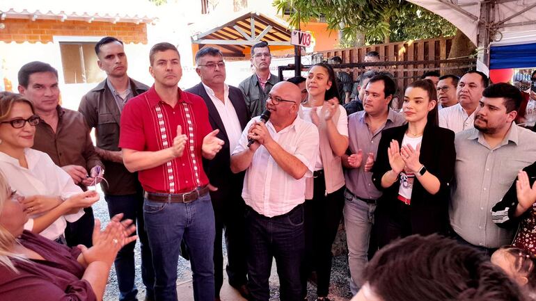 El intendente municipal de Ñemby, Tomás Olmedo, pidió al presidente, Santiago Peña, la construcción de un hospital general para la ciudad.