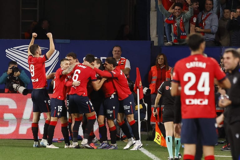 Osasuna goleó al Barcelona en LaLiga