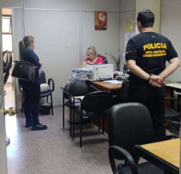 Intervienen oficinas en el Palacio de Justicia de Luque.