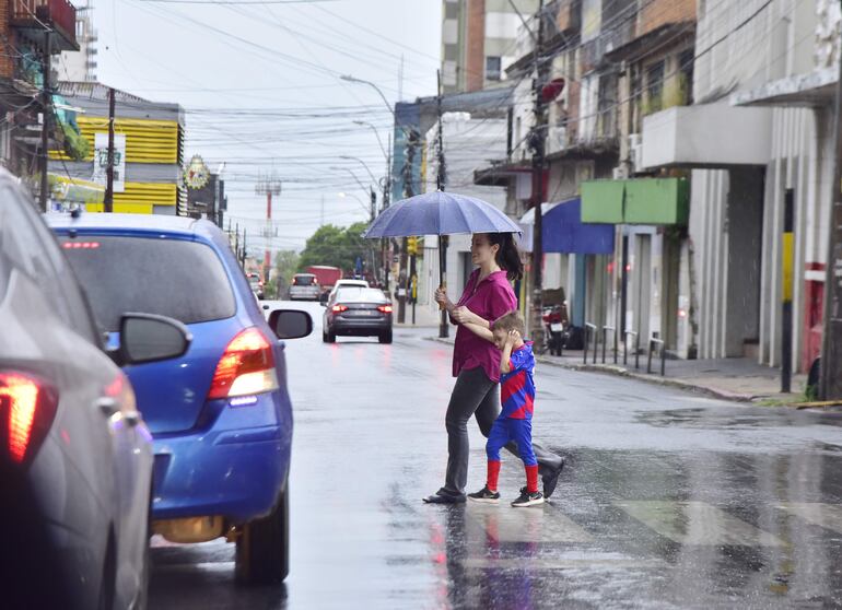 Durante todo el día se registrarán tormentas de variada intensidad.