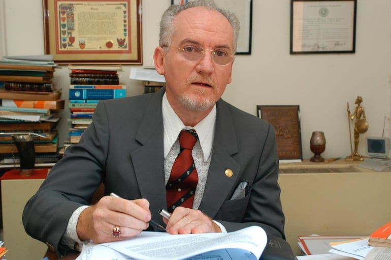 Dr. César Garay Zuccolillo, ministro de la Corte Suprema de Justicia.