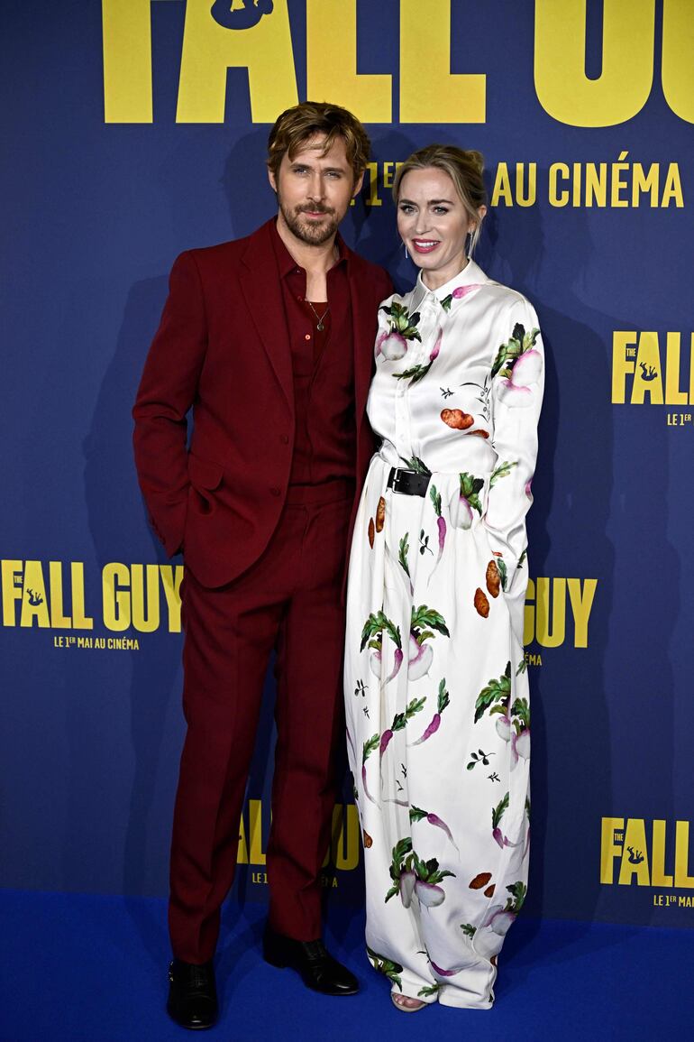 Ryan Gosling y Emily Blunt en la premier de "The Fall Guy" en la capital de Francia. (JULIEN DE ROSA /AFP)