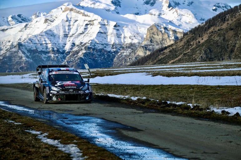 Cambiante e imprevisible es la superficie de asfalto en Montecarlo, donde Sébastien Ogier es 1°.