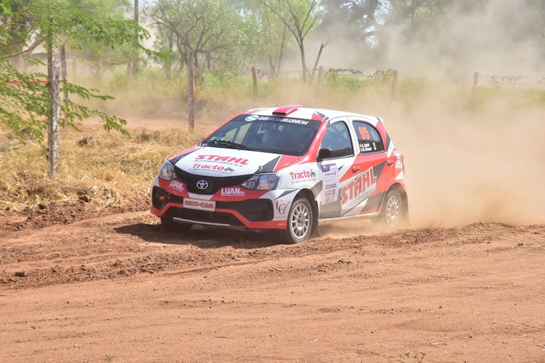 Aldo Stahl y Nicolás Elizaur aparecen en la nómina de la Clase RC5, con el Toyota Etios.