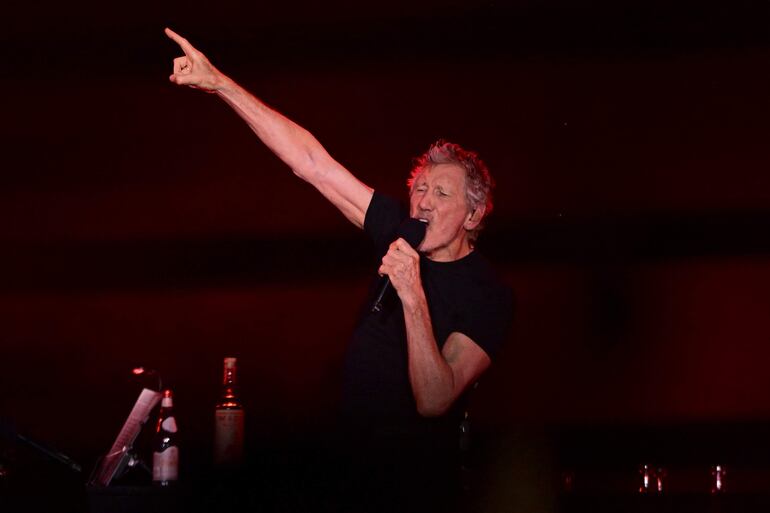 Roger Waters durante su presentación en el Estadio Centenario de Montevideo, Uruguay. ¿Podrá presentarse en Argentina?