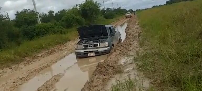 Los pobladores en el Alto Paraguay sufren de forma permanente la falta de caminos de todo tiempo.