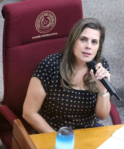 Kattya González, exsenadora expulsada del Congreso por el cartismo.