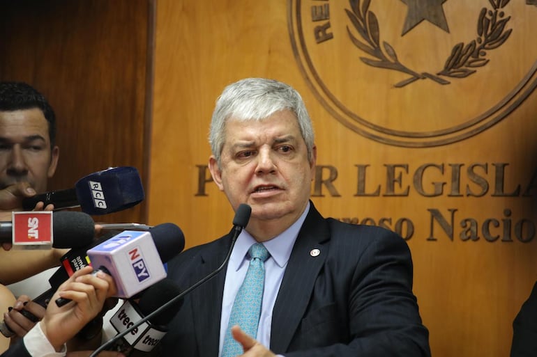 Enrique Riera, ministro del Interior.