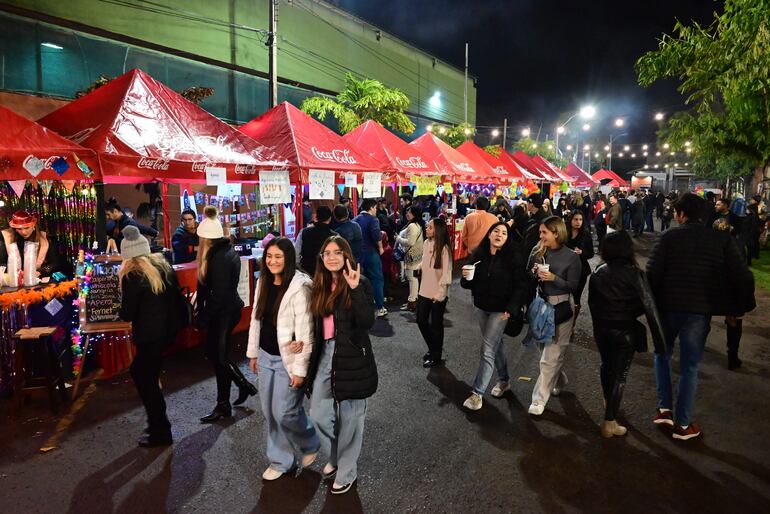 Adultos y jóvenes disfrutaron de la gran fiesta.