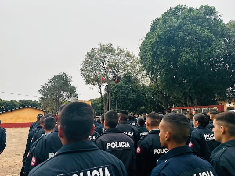 Policía Nacional colegio coronel oviedo