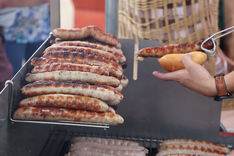 La historia de la salchicha bratwurst nos lleva a las onduladas colinas de bosques del centro de Alemania.